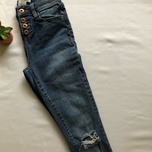 American Rag distressed jeans - Picture 4 of 7